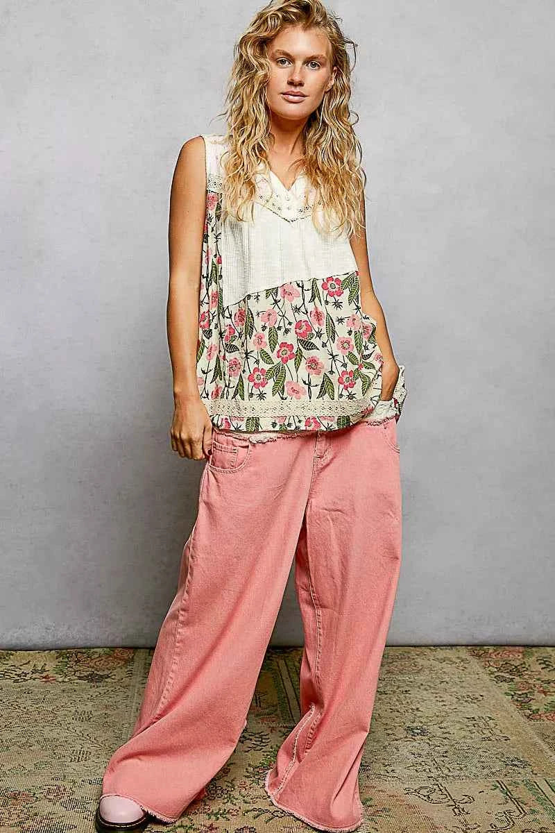 POL Lace Detail Floral V-Neck Tank 12de08c1-37df-4ad0-a2a3-72aebcb25e1d-Max-Origin
