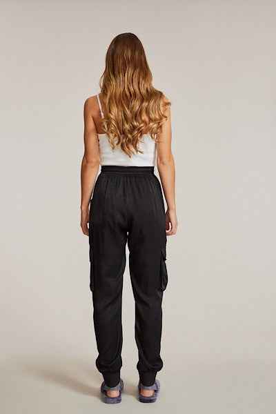 Textured satin cargo pants 13569992_384f31ed-e30c-4301-aa72-52d194241bf7