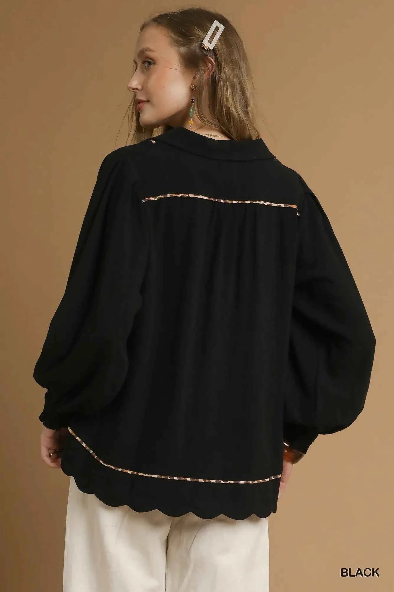 Umgee Full Size Linen Scallop Hem Blouse with Contrast Trim Plus Size 136ddb74-c602-467f-b48d-100bad831c5b-Max-Origin