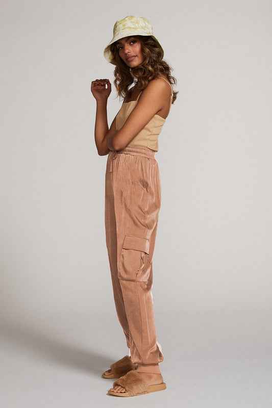 Textured satin cargo pants SALMON 13833907_39cc9177-27e2-4d48-87ac-252384cc9c07