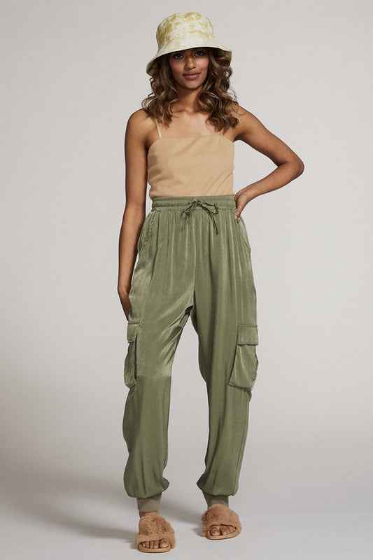 Textured satin cargo pants 13833907_fcd46f10-99b8-4c2d-bc9e-13239bc4e587
