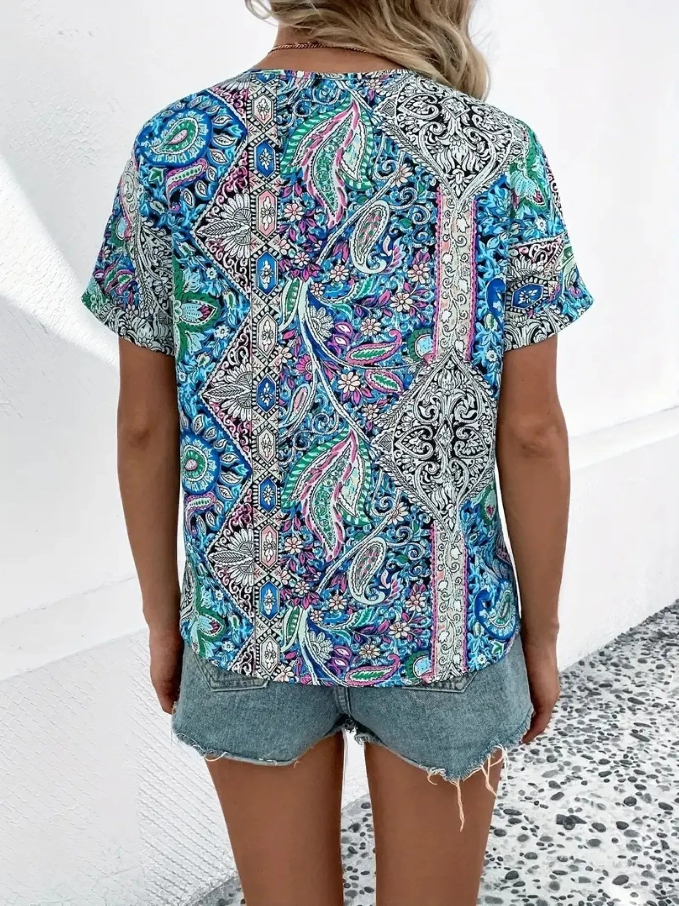 Bohemian Paisley Print V-Neck Short Sleeve T-Shirt 1391a738-92ac-4cd4-9db4-eb7a37539fba-Max-Origin
