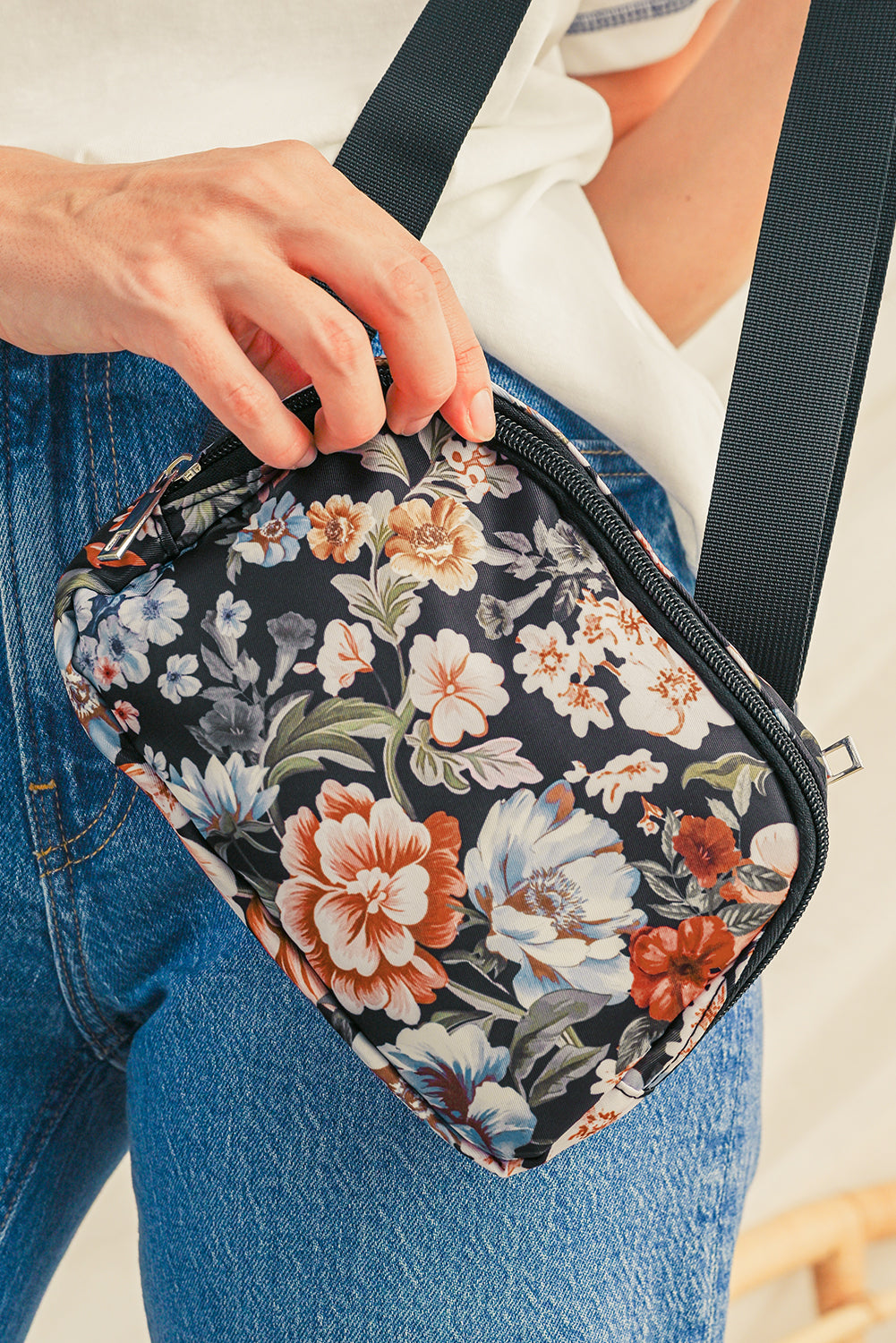 Black Floral Zipper Crossbody Bag Black ONE SIZE 139acf1af3643cf6
