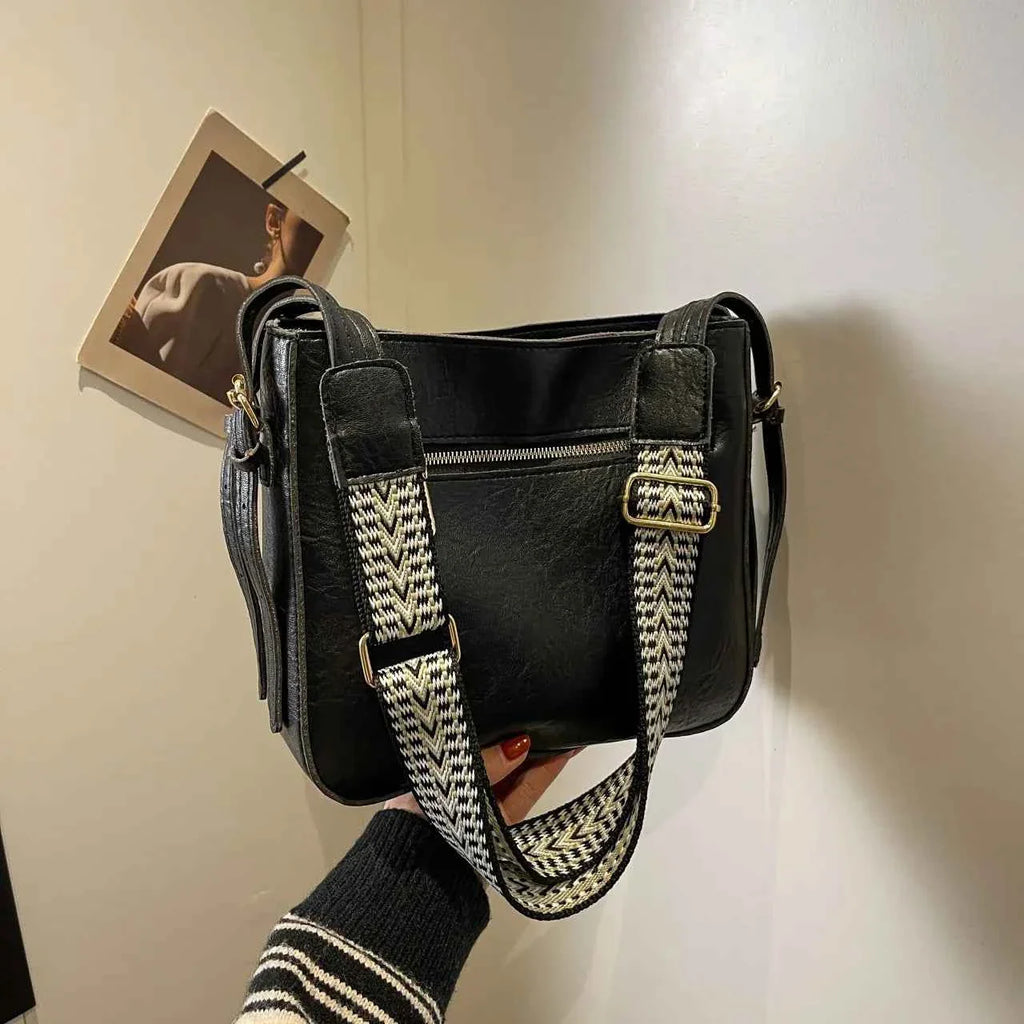 PU Leather Adjustable Strap Shoulder Bag Black onesize 13b46dc58281436c9831b15e4be84be4-Max-Origin