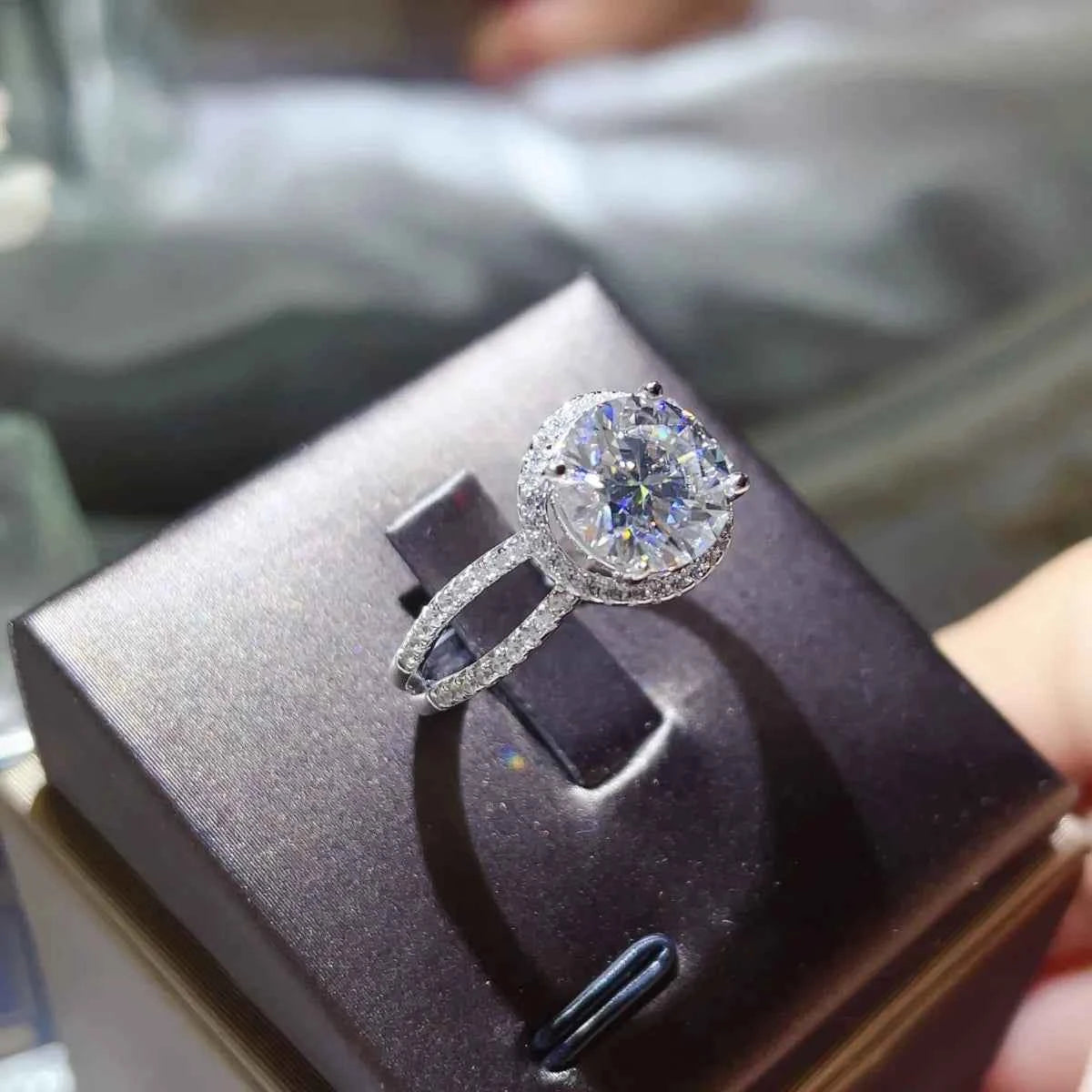 2 Carat 925 Sterling Silver Moissanite Ring 13e6e5a5-0d9d-446e-bfa5-392e7fa15163-Max-Origin