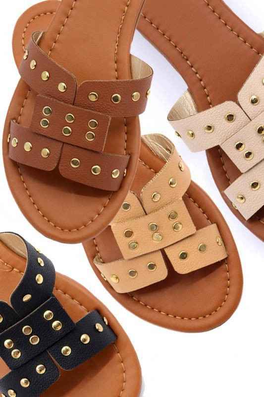 Slide sandal with rivet studs 14265475_b5db51c3-e2df-4c60-816b-9a6b2822ddb2