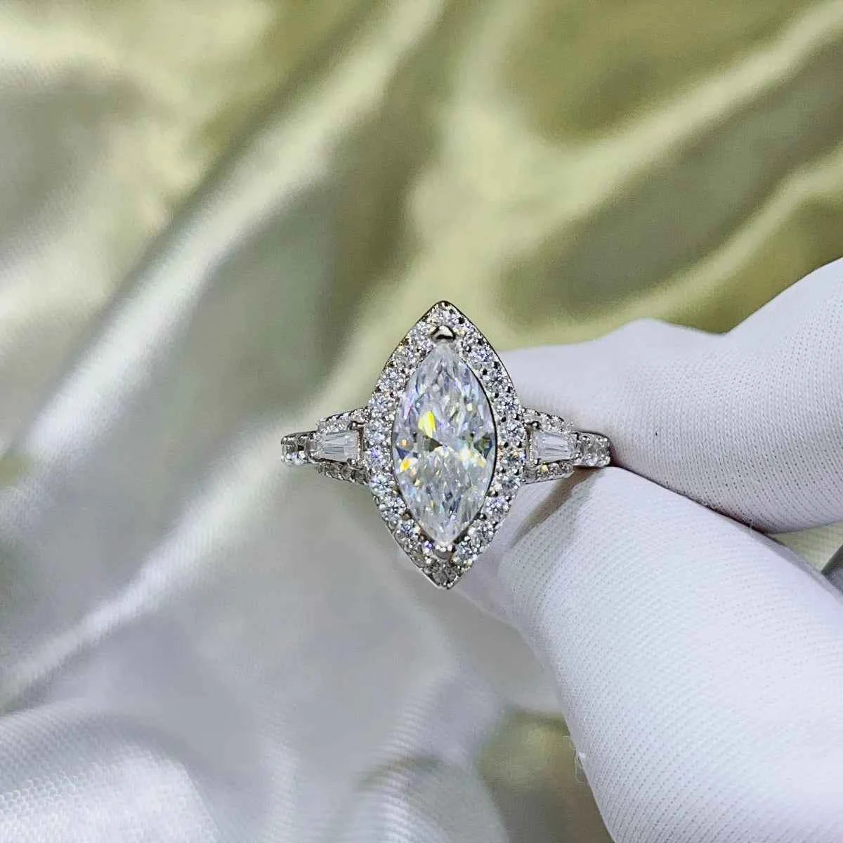 2 Carat Moissanite 925 Sterling Silver Ring 142877fe-dcf3-48c8-ba27-ed09ff68dea9-Max-Origin