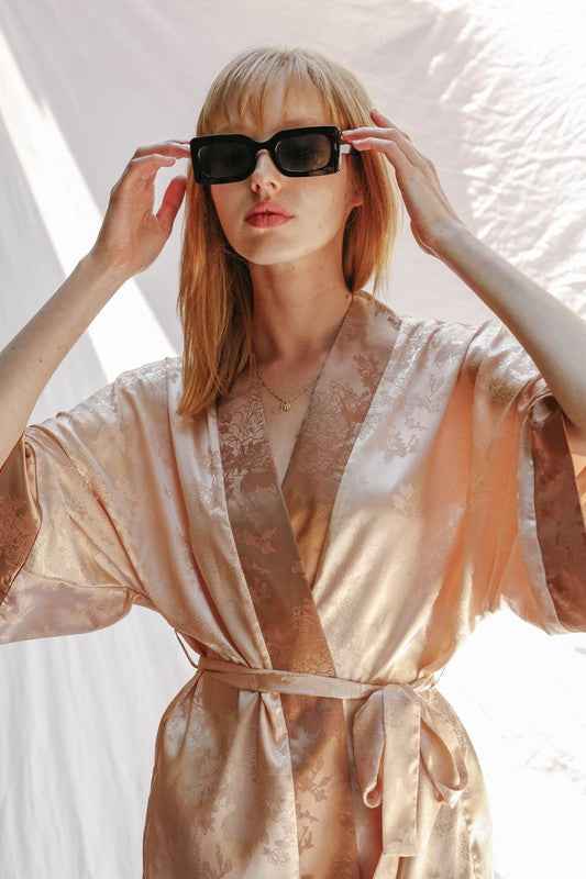 Tonal jacquard kimono 14619505_f2474c5d-77ed-452a-bca5-2c24e6384e5c