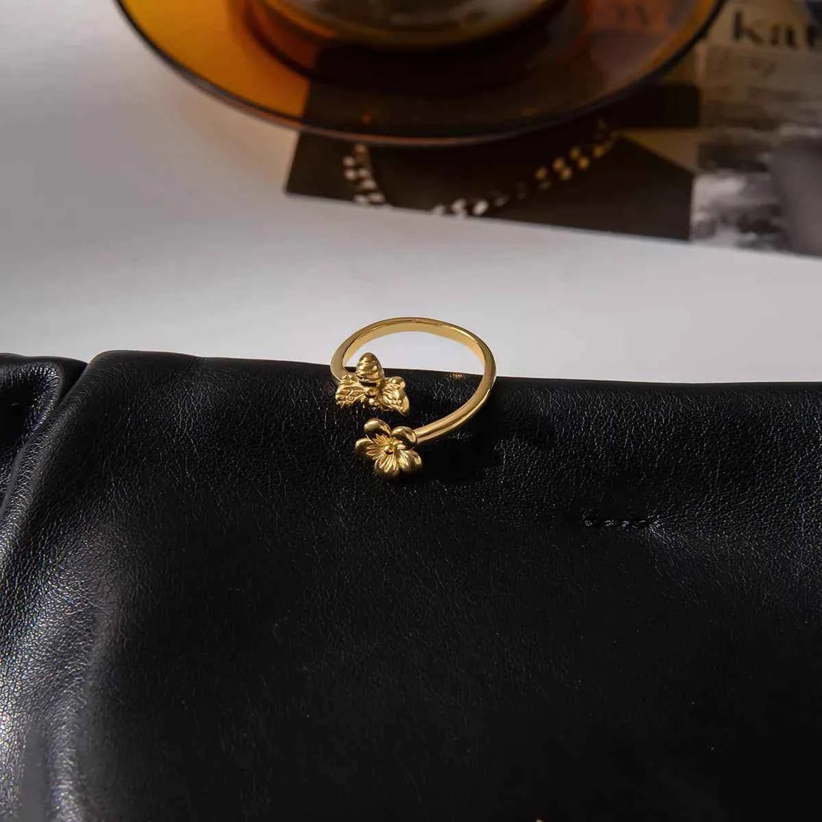 18K Gold-Plated Flower Bee Open Ring 14c1de39-b746-429b-a182-1d12b891f601-Max-Origin