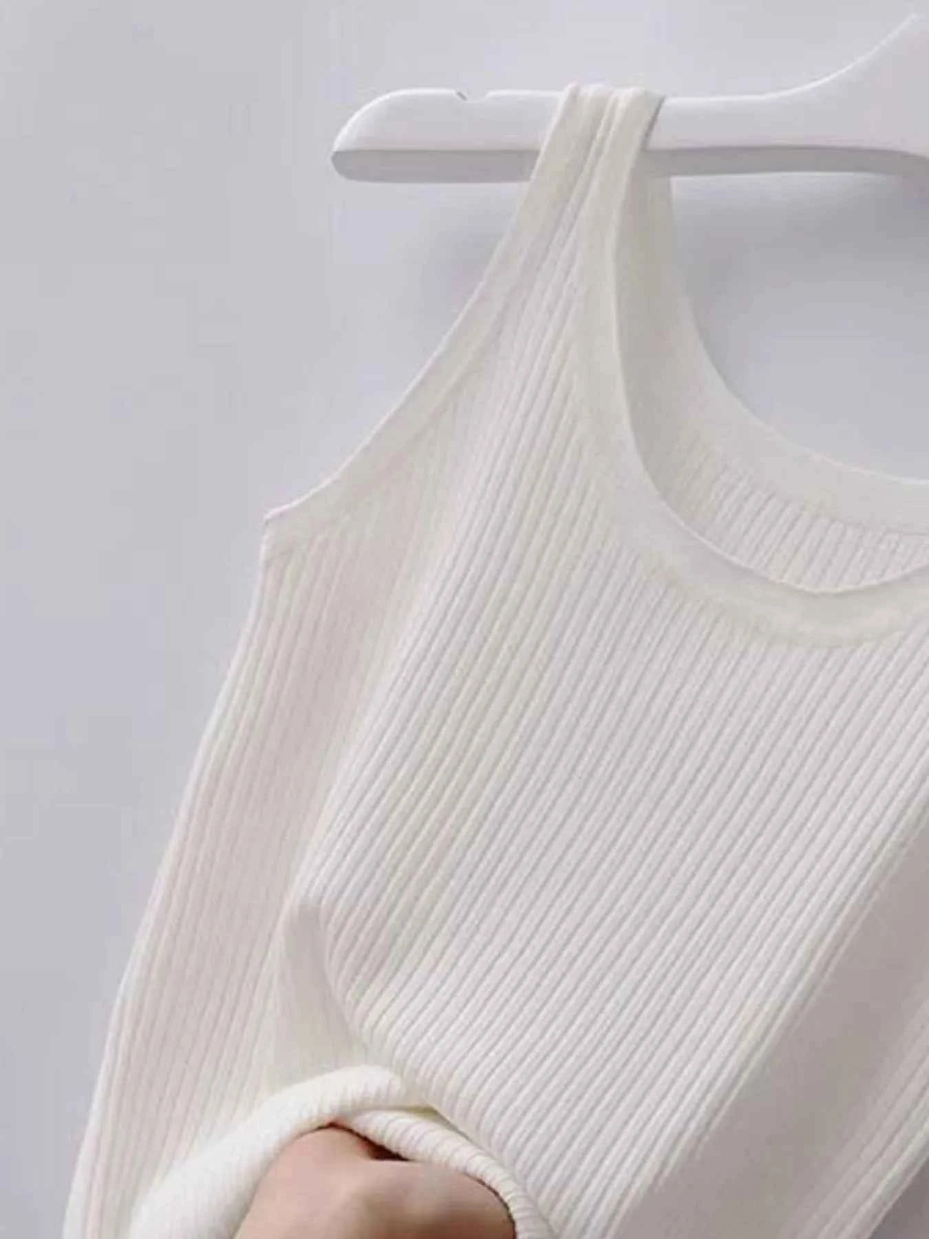 Plus Size Ribbed Knit Scoop Neck Tank Top 14df19df-6229-42cc-91d4-eebf7c225eee-Max-Origin