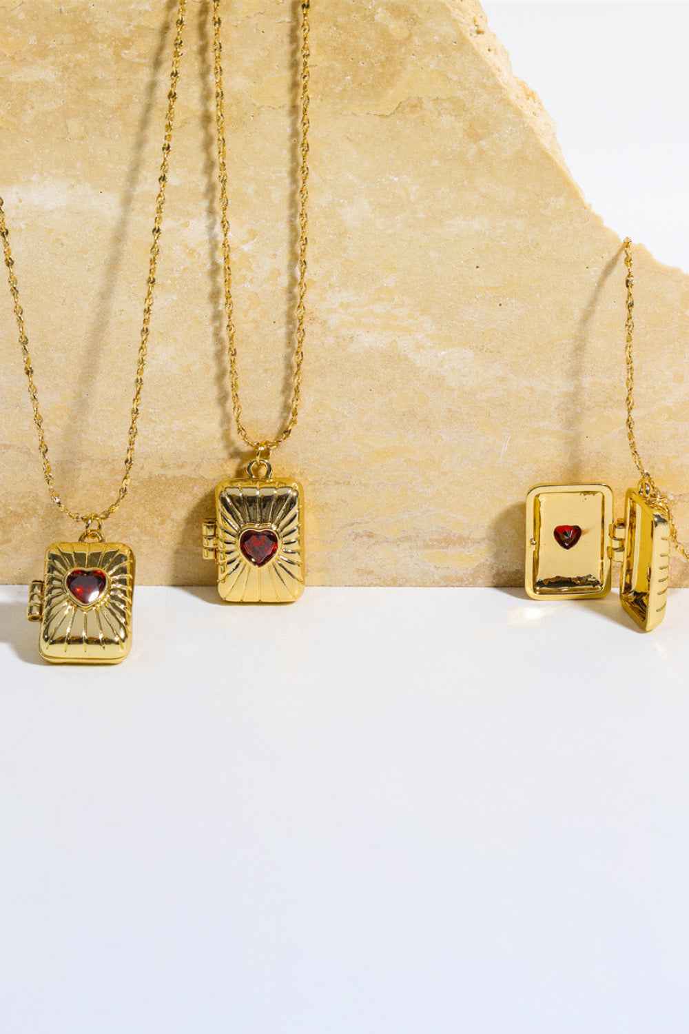 Heart Zircon Box Pendant Copper Necklace 14edca05263340119ea83d85f270ed27-Max