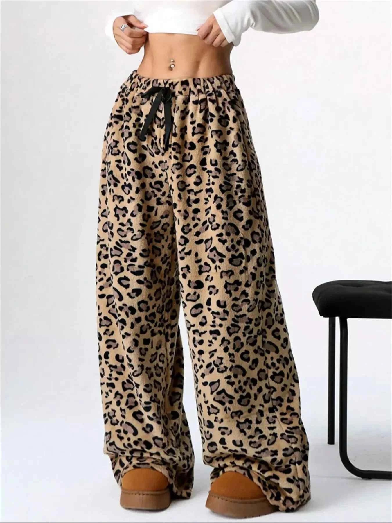 Drawstring Wide Leg Pants 14eebcbf-33e4-4365-adcb-9abd5c550858-Max-Origin