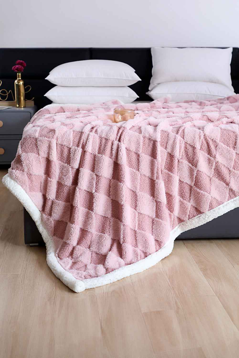 Pink Soft Diamond Pattern Plush Blanket Pink ONE SIZE Polyester fiber 14f28b83ec5d6390