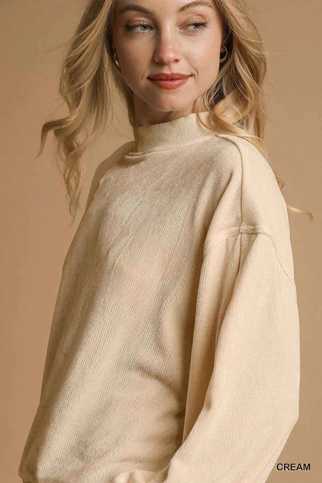 Umgee Velour Crewneck Balloon Sleeve Sweatshirt 15103e9d-7766-49c6-9a5c-badd4a92df17-Max-Origin