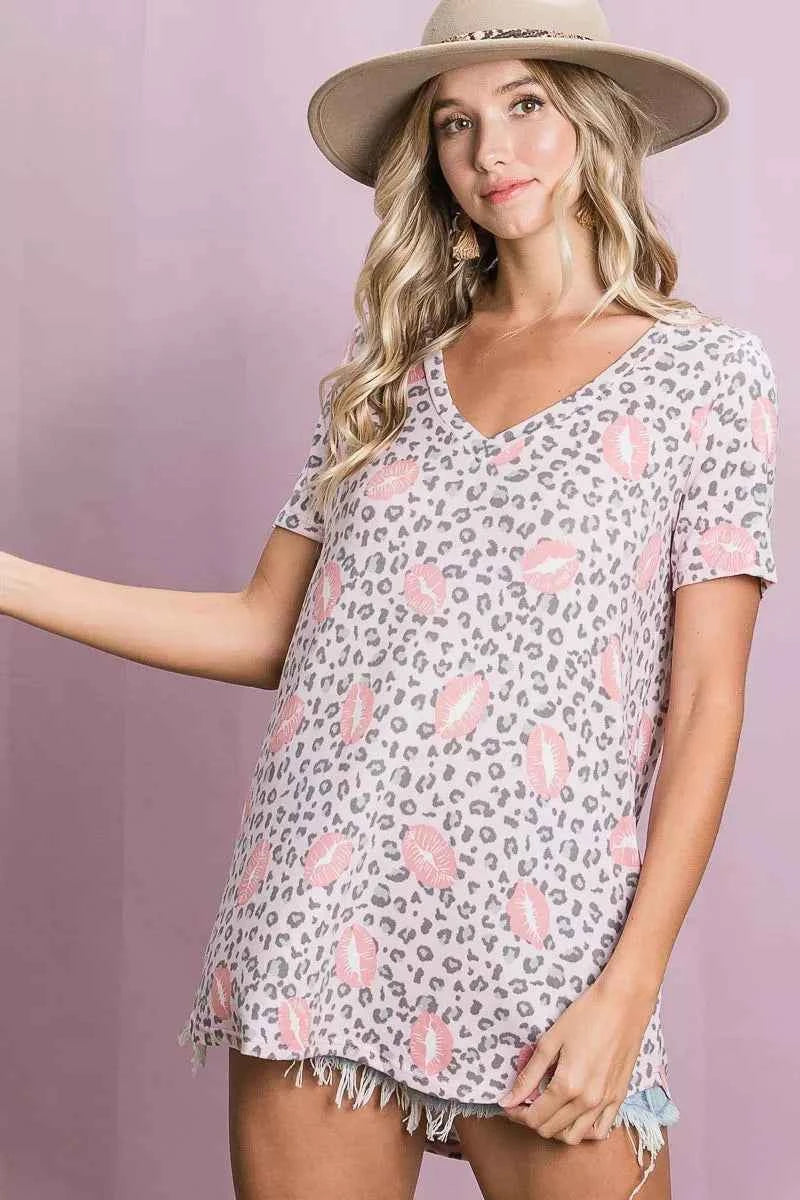 BiBi Leopard Lips Print Top V Neck Top 15174cb1dc3b4317ad9d1b2c3e7de347-Max-Origin