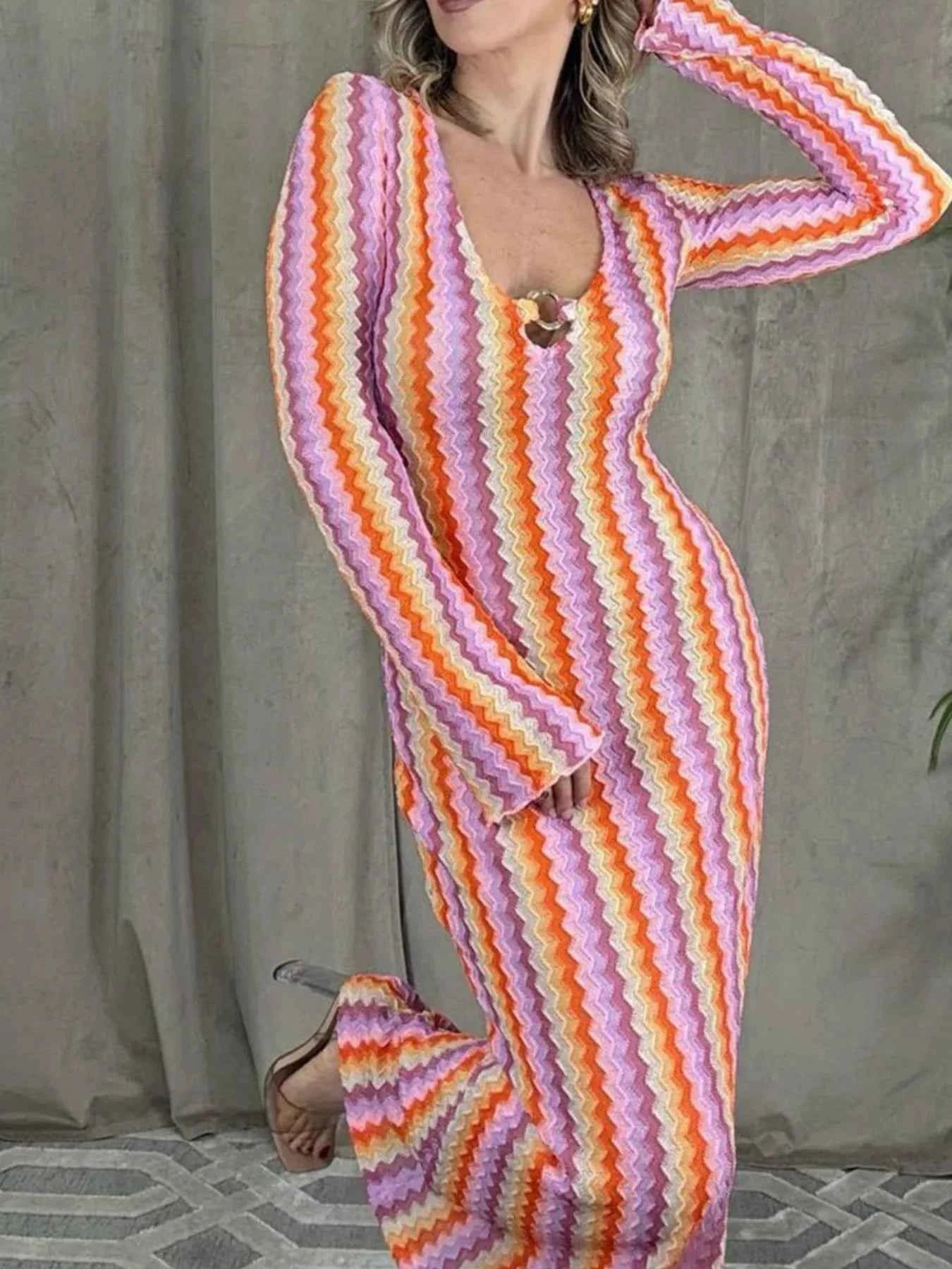 Contrast Striped Long Sleeve Maxi Dress 152b3b3d-6e5d-4474-b879-73a05d905586-Max-Origin