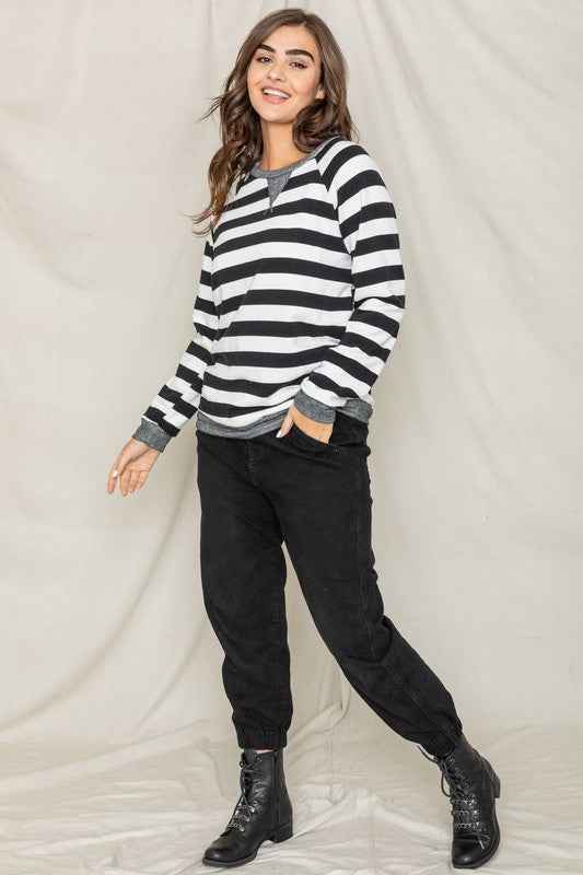 Stripe V- Stich Tunic 15528708_17495fff-c0da-455c-9e74-bd4af5cef6dc