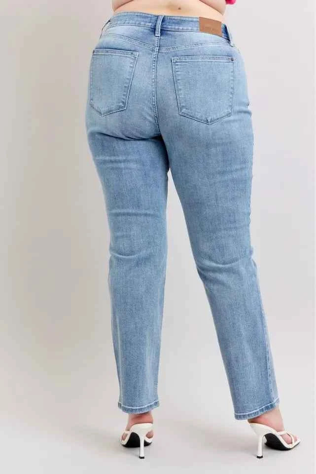 Judy Blue Plus Size High Waist Dad Jeans 15b0bc99-f07f-443e-8238-d5ef8232c583-Max