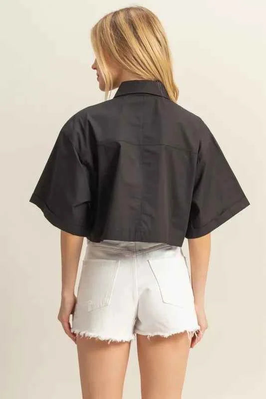 HYFVE Front Pockets Poplin Collared Neck Crop Shirt 164945df-e737-4089-ad47-73ba4351be6b-Max-Origin
