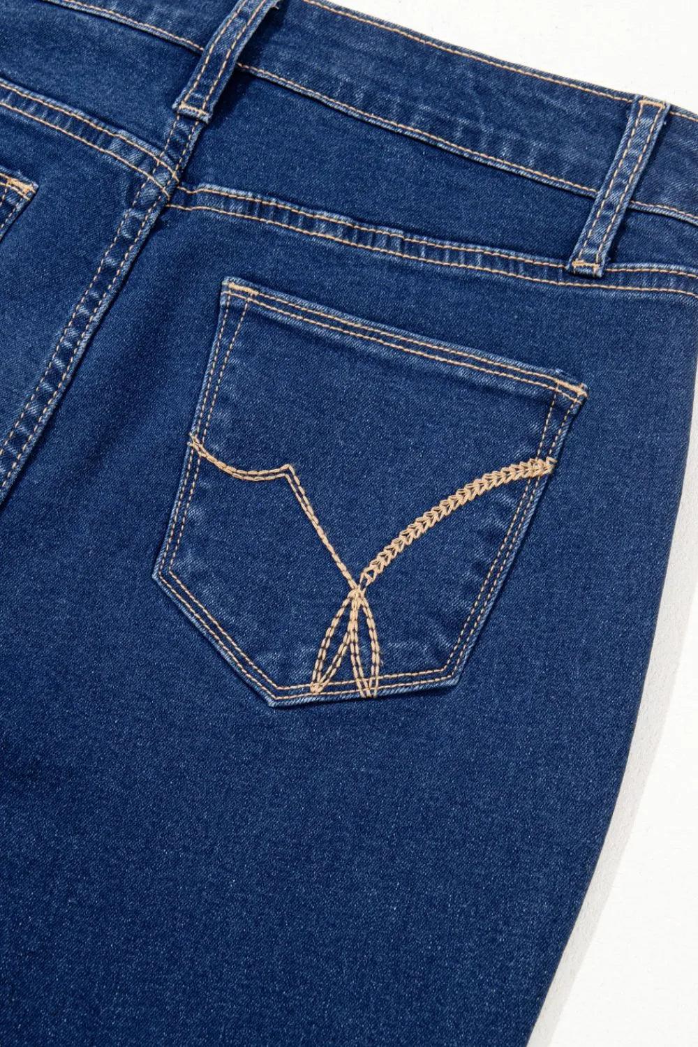 Center Seam Deep Wash Straight Jeans 165702ae-c1eb-4f3d-b523-fba1a9dc2de4-Max-Origin