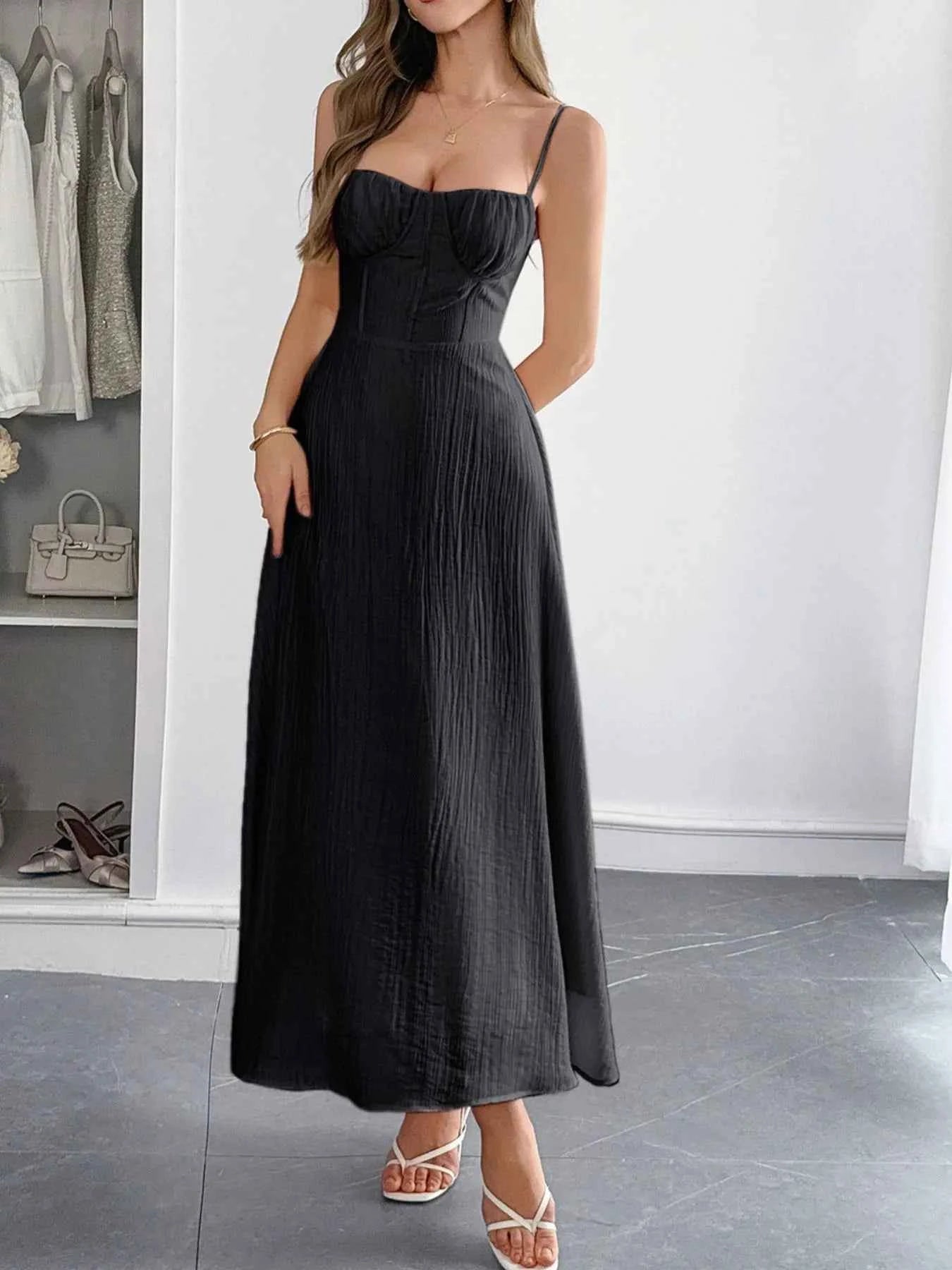 Sweetheart Neck Cami Dress Black 1657dc96-e26f-4889-a8bf-88d43cfb80a3-Max-Origin