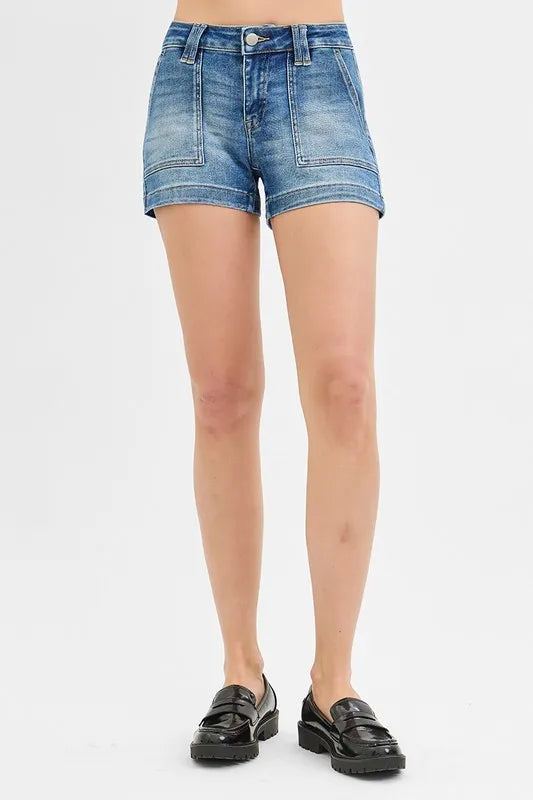 RISEN Low Rise Patched Pocket Shorts MEDIUM 16653ec081f04b5a94ec9ac4ffaa93d3-Max-Origin