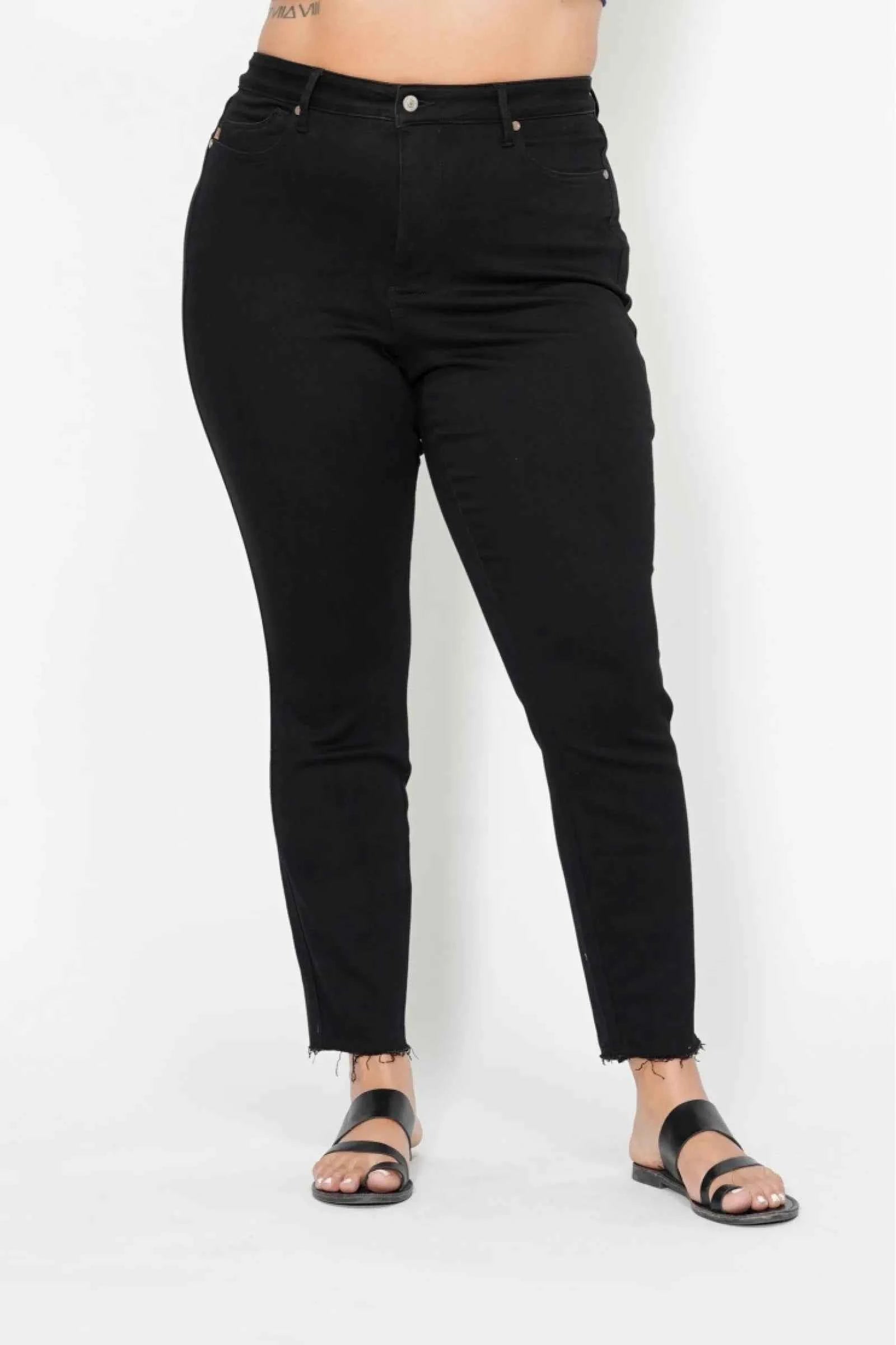 Judy Blue Full Size High Waisted Tummy Control Shield Pockets Skinny Jeans Plus Size 16ca347c-a063-4215-b927-59e826748bdf-Max-Origin