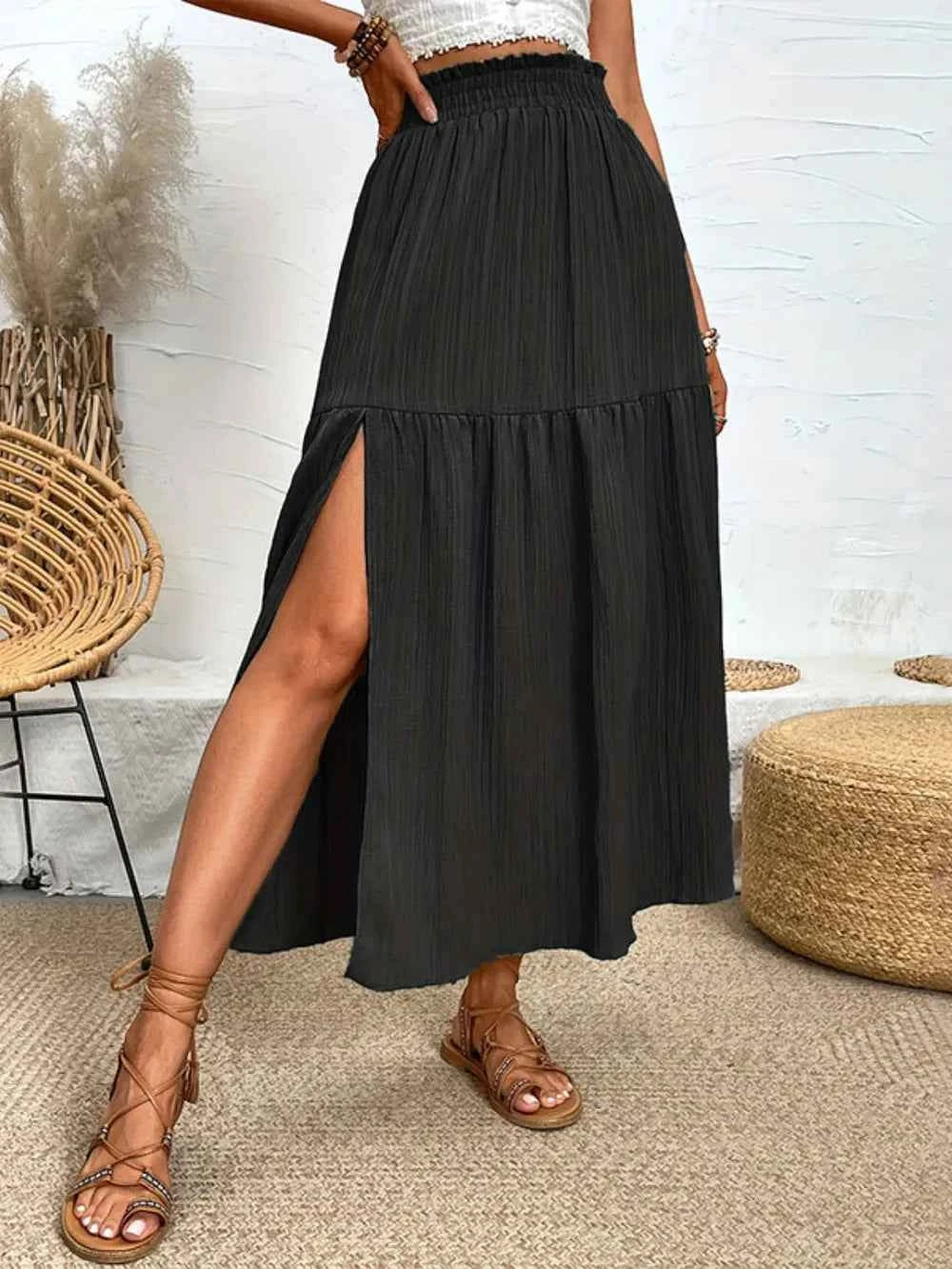 Frill Slit Skirt 16e8b768-560e-40c1-a8b1-10ca0f78e73f-Max