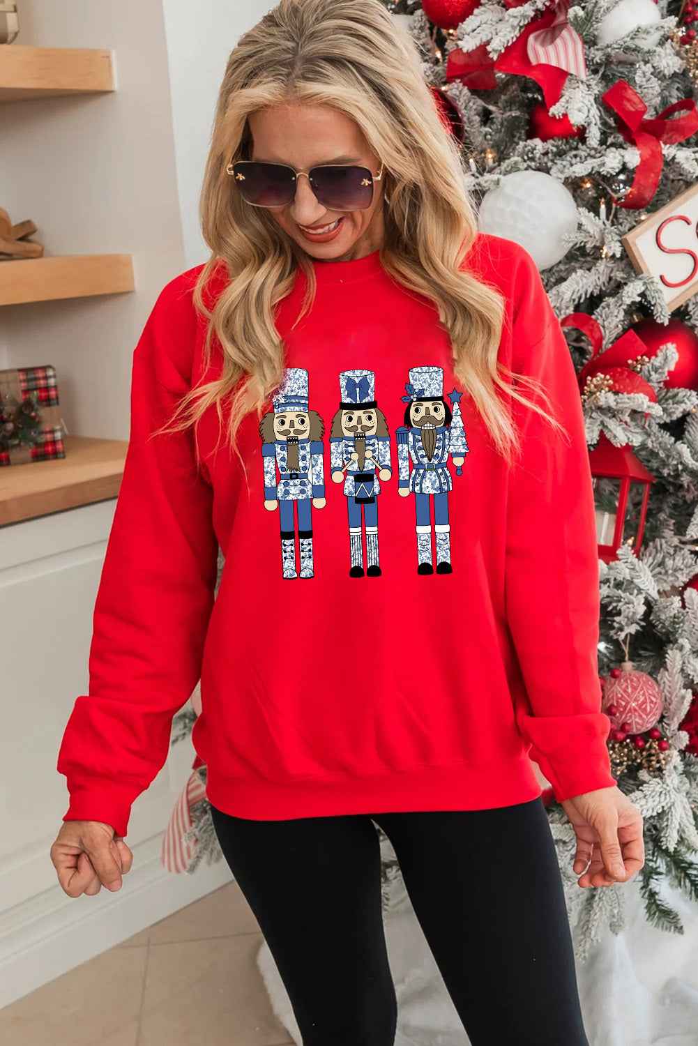 Red Christmas Nutcracker Men Guard Graphic Pullover Sweatshirt 171b0f5d0255b5dd