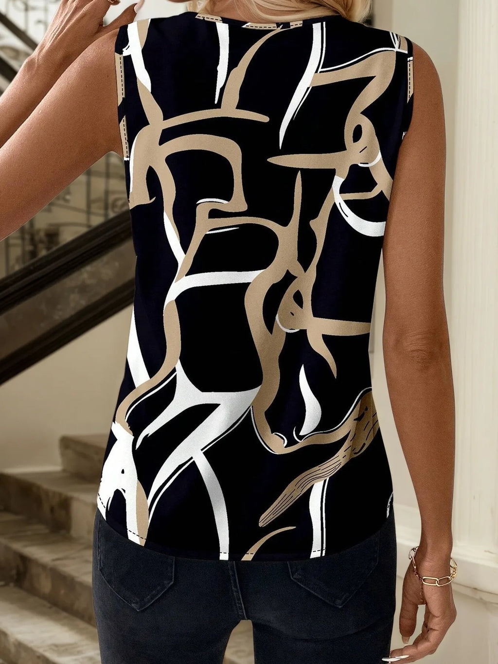 Printed V-Neck Tank 173e288759db43ef802999be2909e065-Max-Origin