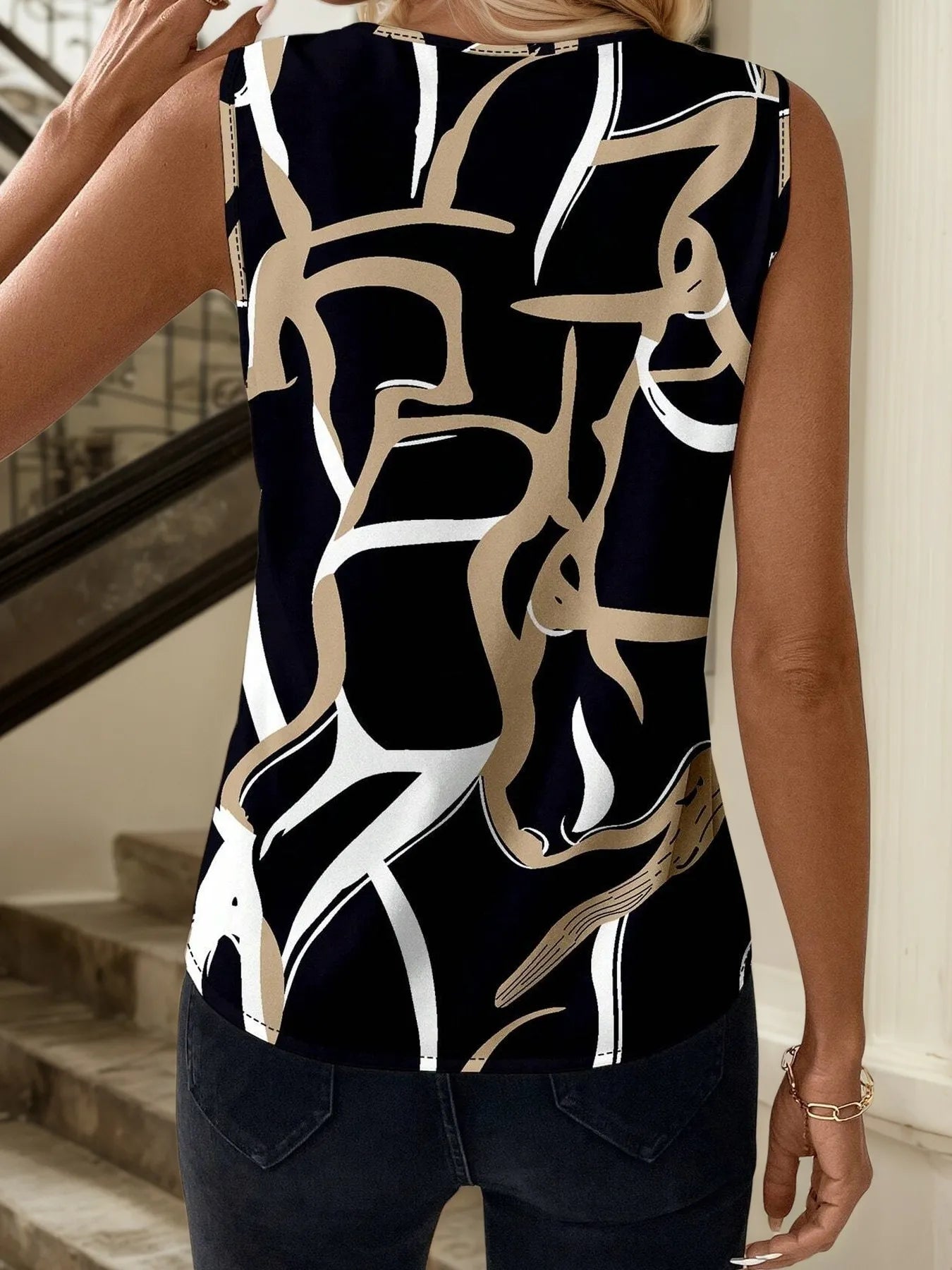 Printed V-Neck Tank 173e288759db43ef802999be2909e065-Max-Origin
