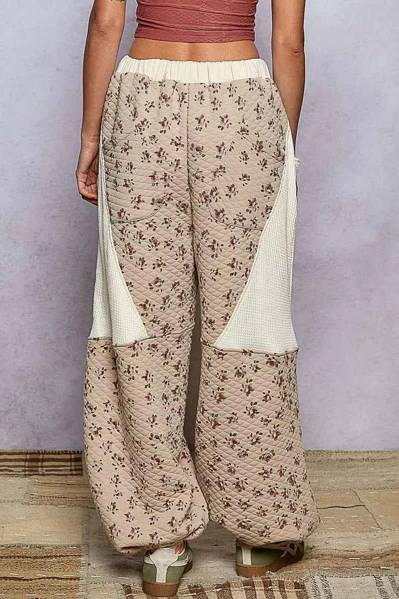 POL Drawstring Quilted Printed Knit Floral Pants with Double Gauze Patchwork 174373da-a30a-4bc7-870f-4daa7b93a8ba-Max-Origin