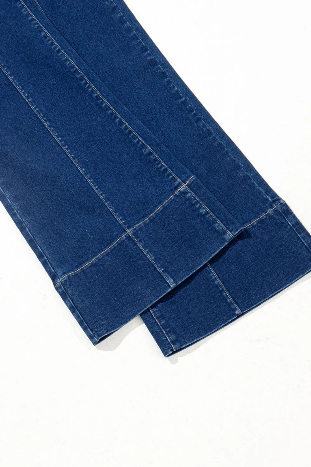 Center Seam Deep Wash Straight Jeans 174fd6c7-16fd-41e7-91ba-7dd1e5623ba1-Max-Origin
