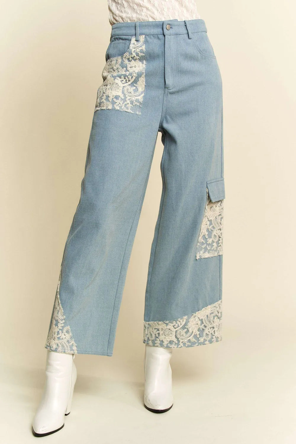 Davi & Dani Lace Applique Wide Leg Jeans Light 1772dec4-1fc3-4c1e-80ad-ed3375db15bb-Max