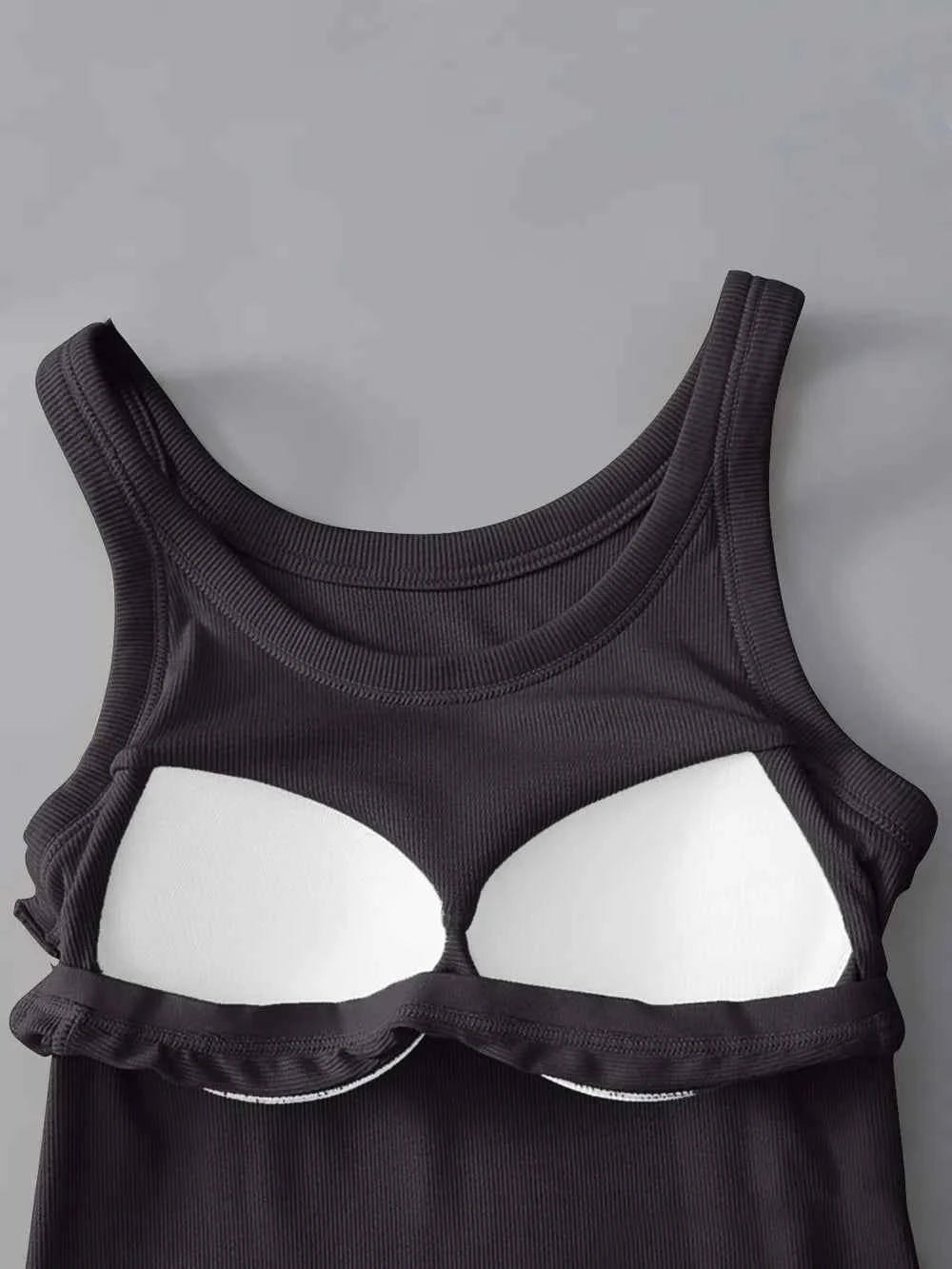 Round Neck Tank with Bra 178ca5e3-0379-4018-be3d-4cb7832c765b-Max