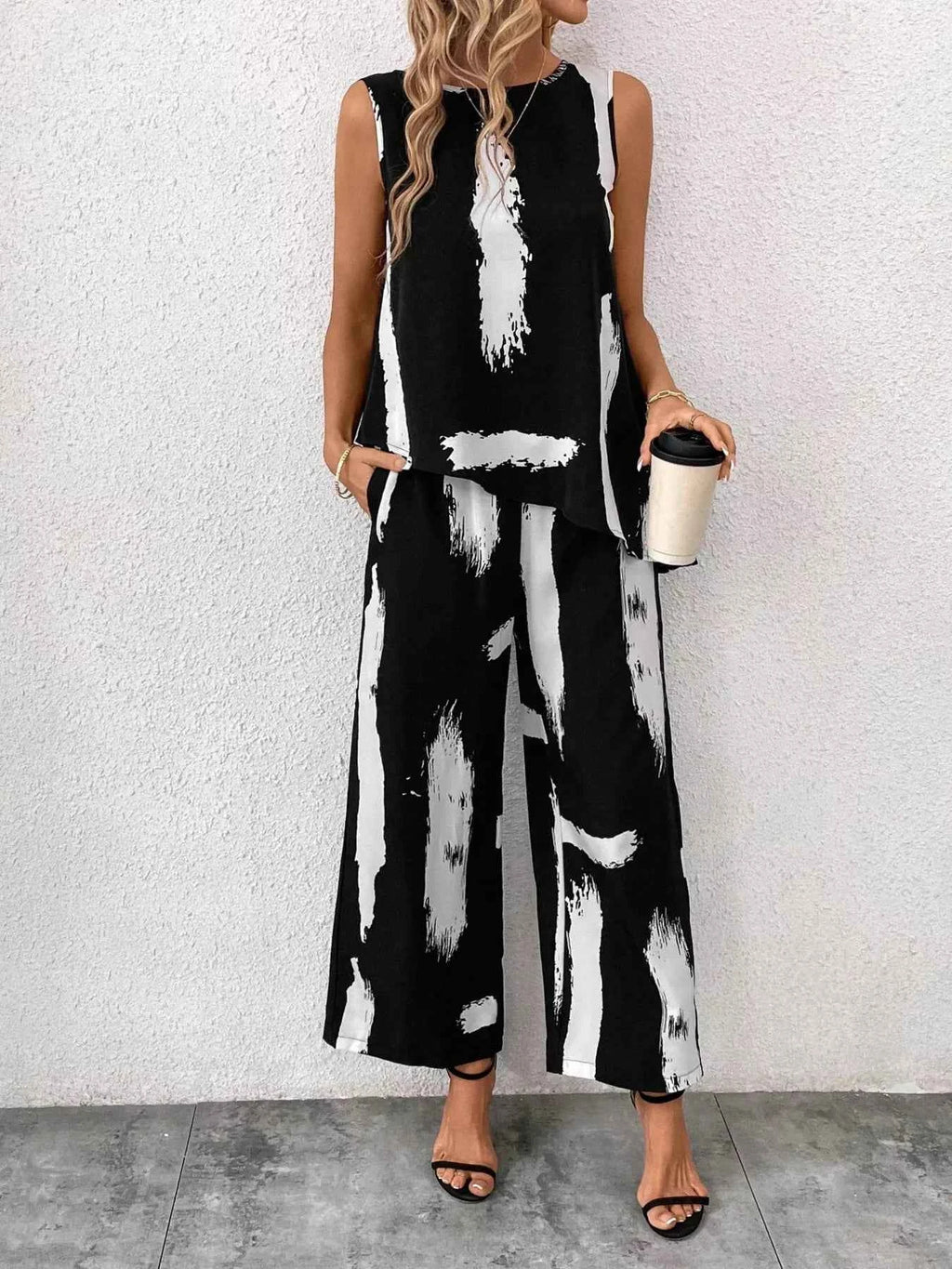 Abstract Print Sleeveless Top & Wide Leg Pants Set 17db754bd02d4f1fba13171dfaca1bbd-Max-Origin