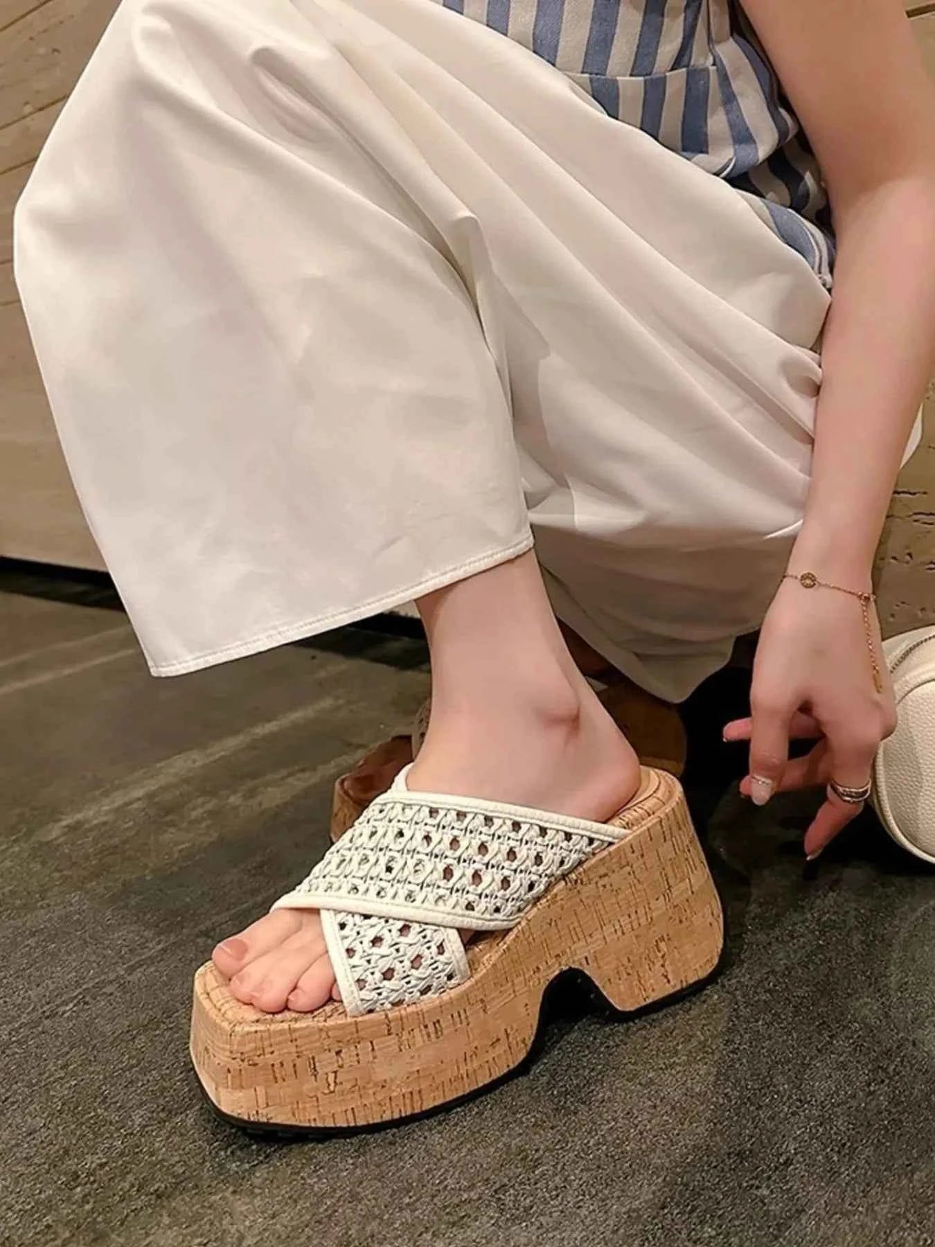Hollow Out Mesh Platform Sandals 17e1e793-5176-45f4-a5e9-d557bf7c5a8f-Max-Origin