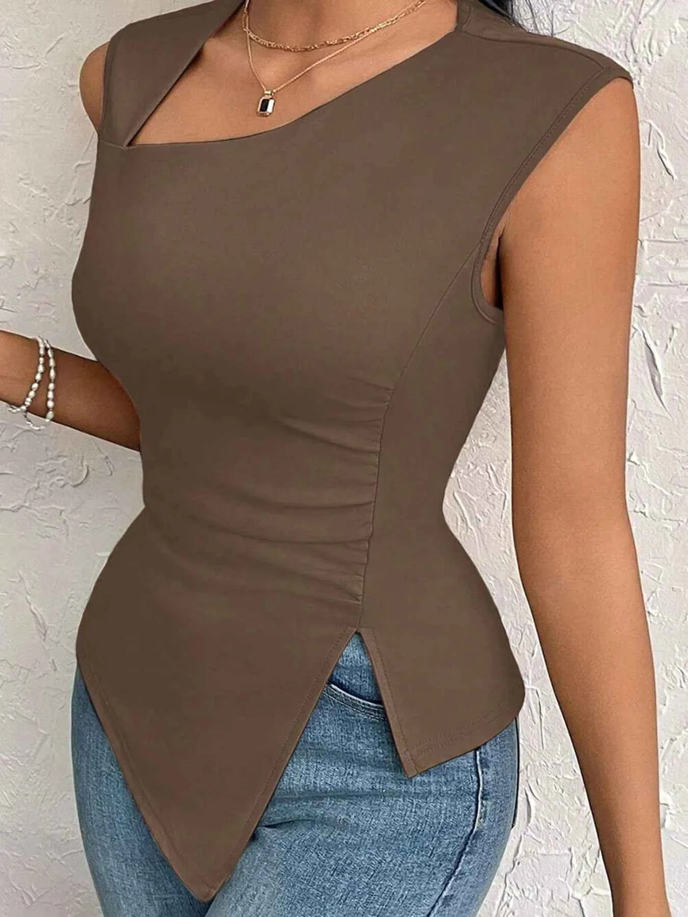 Slit Asymmetrical Tank Top 18550bf0651d4f7e8bd45c09fd6ede69-Max-Origin