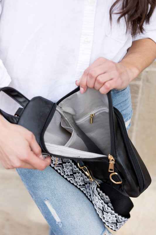 Evie Everyday Sling Bag 19023722_23112397-1f33-428c-badd-07dd0d6a7d9e