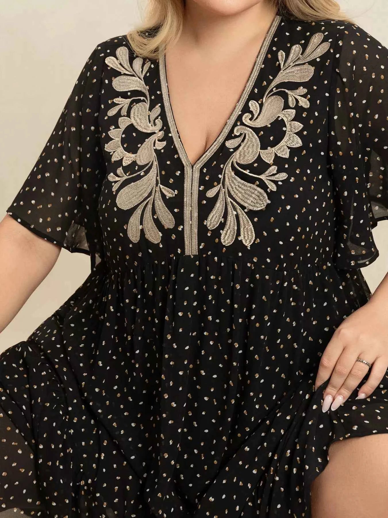 Plus Size Printed V-Neck Flutter Sleeve Maxi Dress 19a962ff-a6d9-49eb-9a67-74ee98c7fc38-Max-Origin