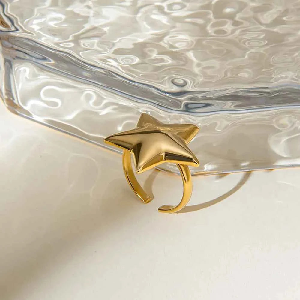 18K Gold-Plated Stainless Steel Star Ring 1a6dfe25-5cbe-4144-a716-1fb67198e12c-Max