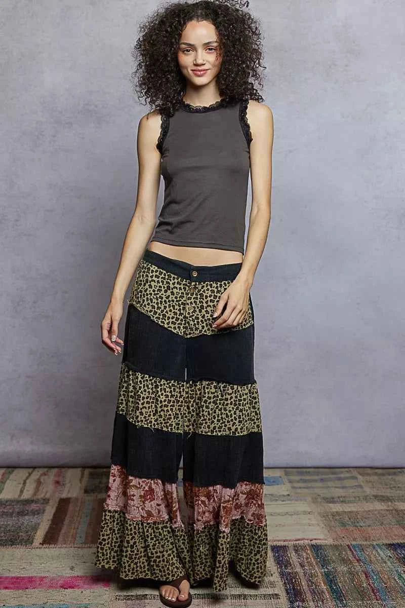 POL Round Neck Cropped Tank with Lace Trim 1a70d712-d6af-4fb4-968c-317643975aed-Max-Origin