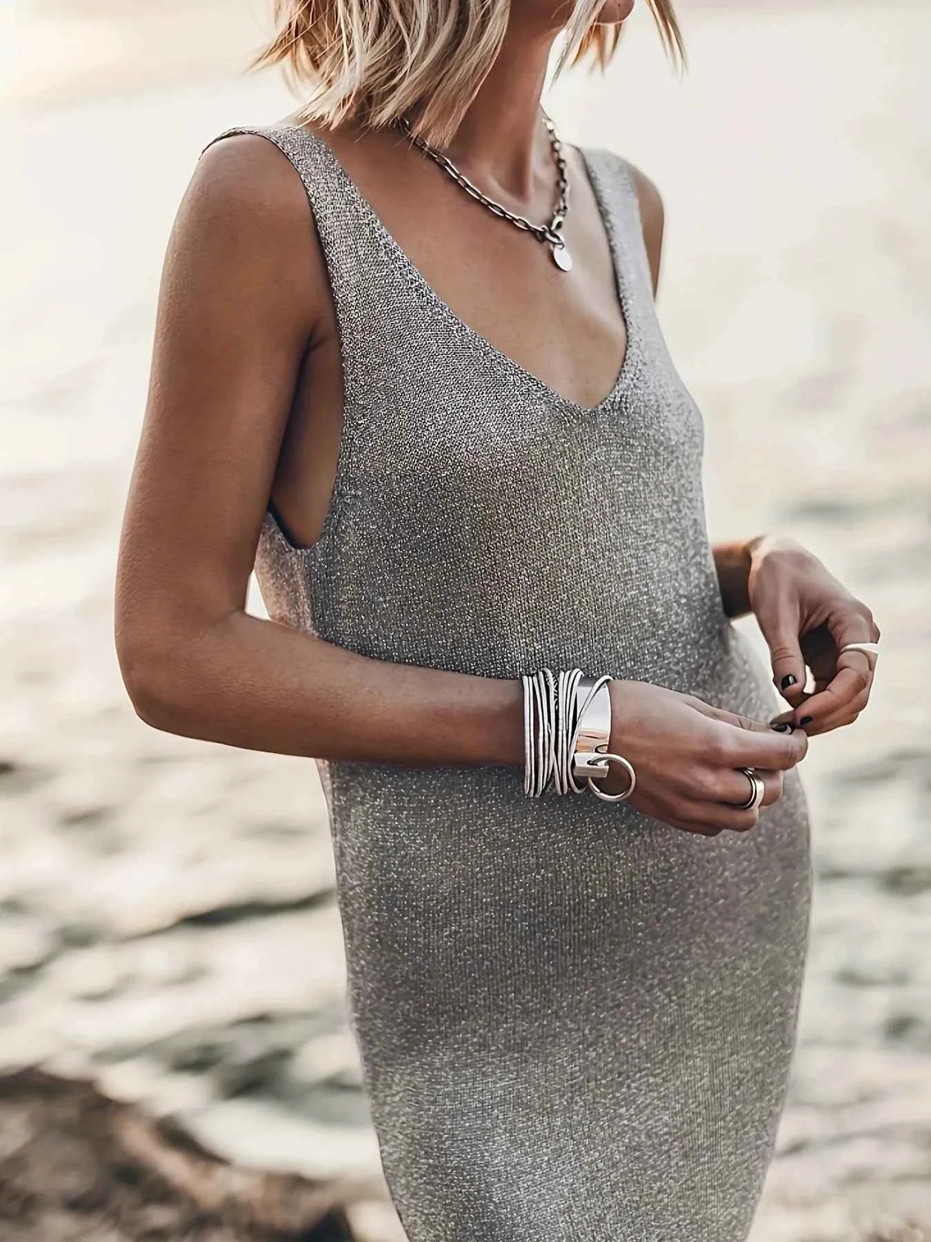 V-Neck Sleeveless Midi Dress 1ae29e4619874bca8aa30bcb39ee0400-Max-Origin