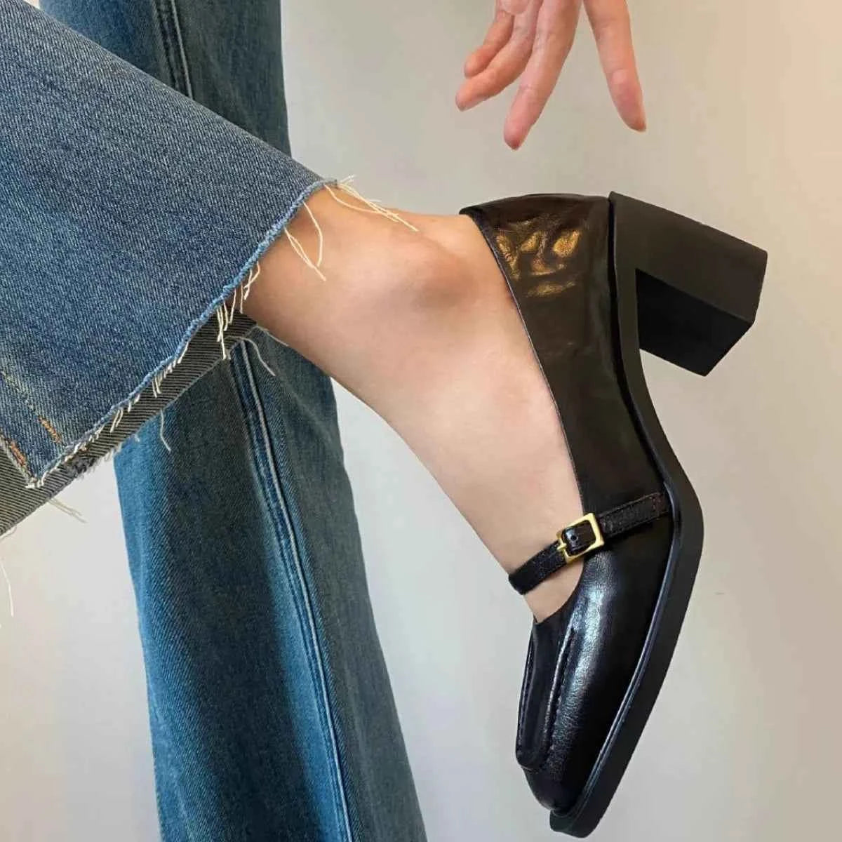 Square Toe Block Heels Pumps Black 1ae4101a-9d19-40c3-a3d6-d386e3d4711e-Max-Origin