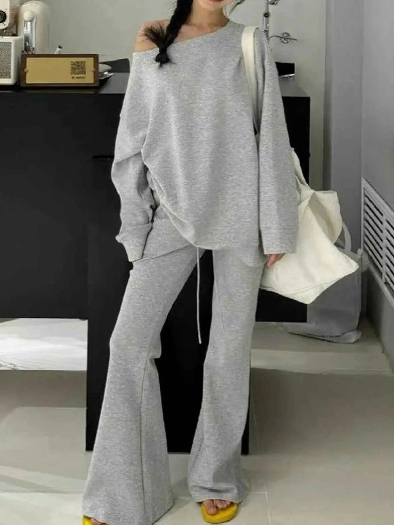 Off-Shoulder Top and Drawstring Pants Set 1b0f325a0bd648ba989ff17cd35f7f73-Max-Origin
