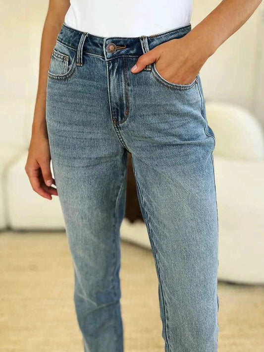 Full Size Mid Rise Rigid Magic Release Hem Jeans 1bb7b91b-f0cf-40b4-9d90-021e8c2317b9-Max