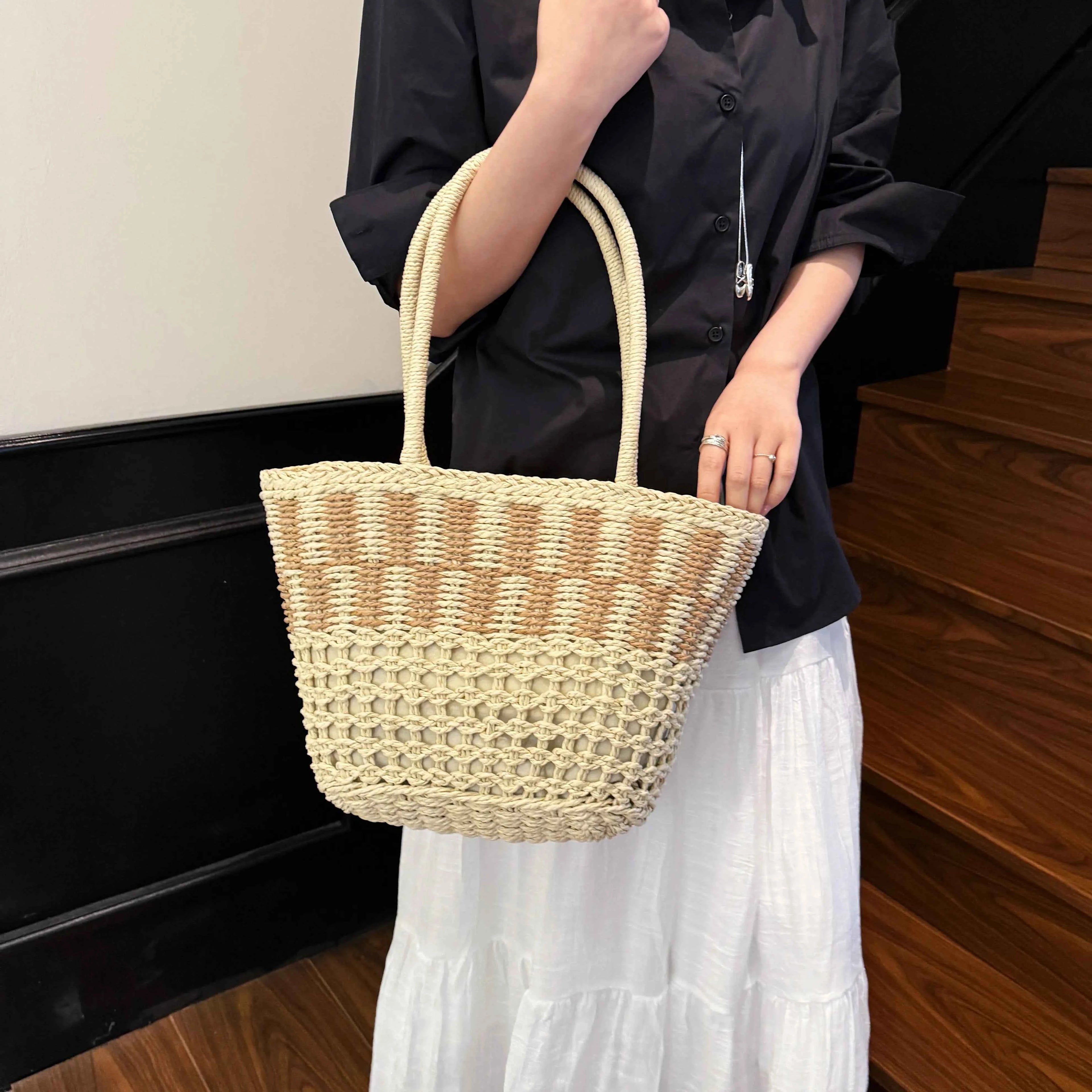 Woven Straw Tote Bag Beige onesize 1c1e6eeb7e1442ffa034e4cbd455678a-Max-Origin