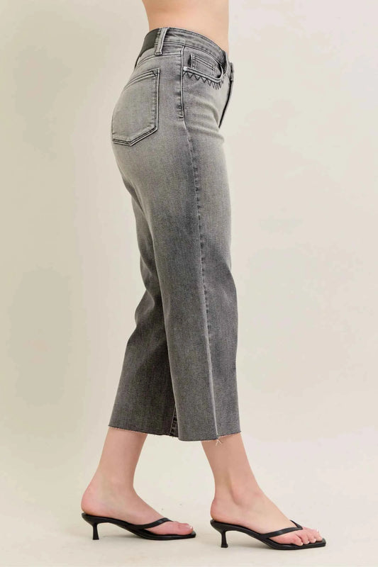 Judy Blue Full Size Wide Leg Capris Jeans Plus Size 1c3a41aa-0416-48b6-aee5-245421eeab8e-Max-Origin