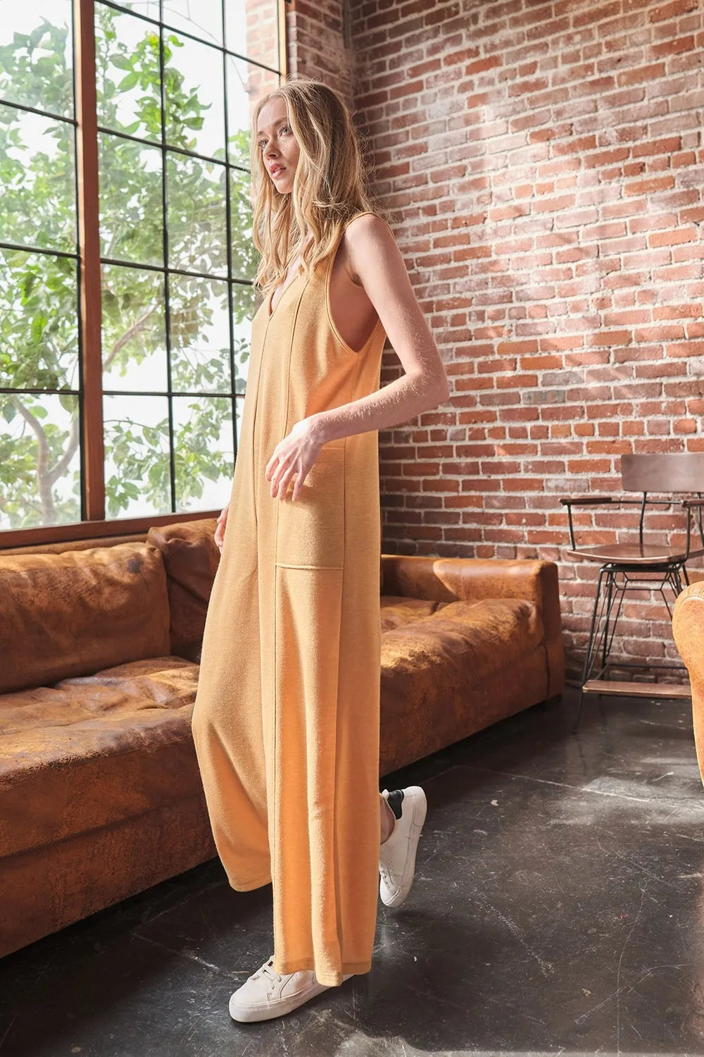 Ces Femme V-Neck Sleeveless Wide Leg Jumpsuit 1c3a5ae7-1195-4914-8d0f-0d24b92d41b1-Max