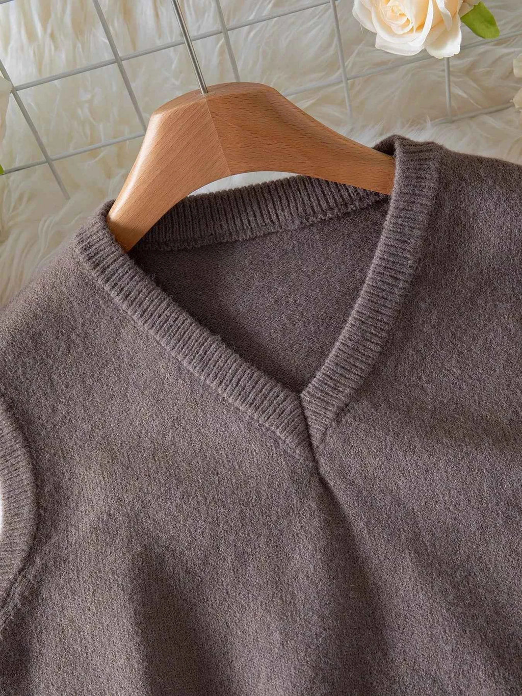 Ribbed Hem V-Neck Sweater Vest 1c9e7f81cb79437eb49e7aaab4f4d7b6-Max-Origin